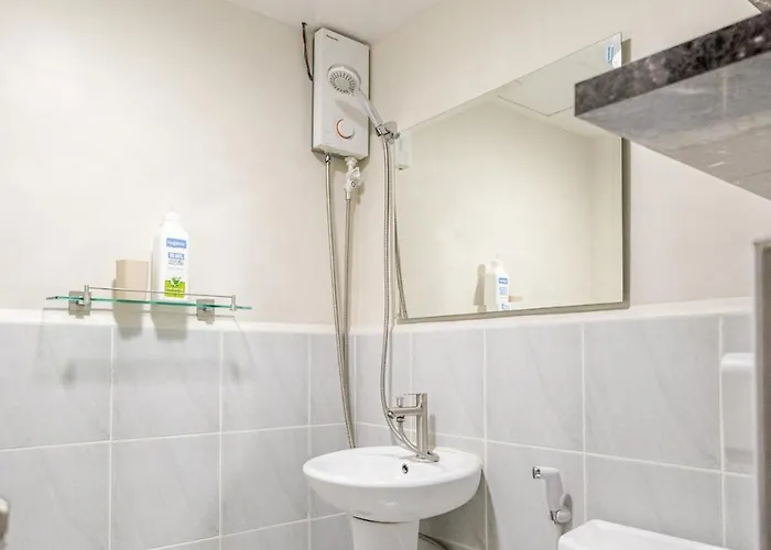 10th Floor Flat In Lapu-lapu Near Mactan Airport * Suba Basbas